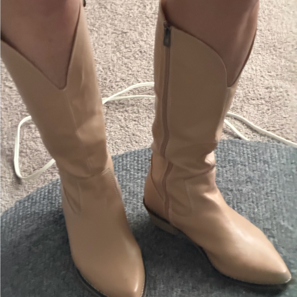 SHEIN Tan Heeled Boots for Women truly fits size 9 very comfortable
